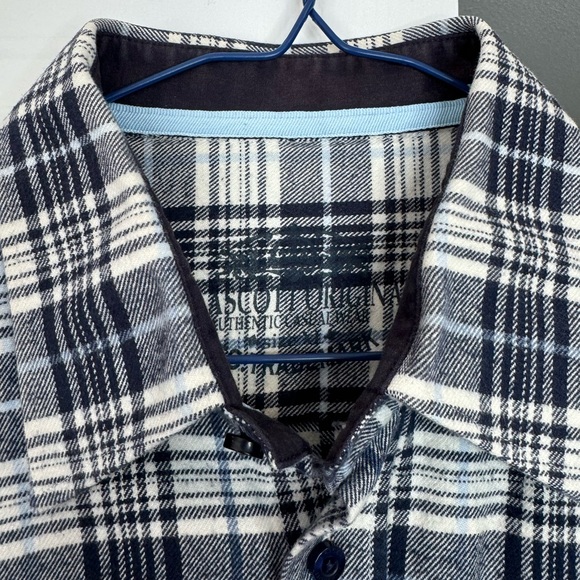 Giacomo Plaid Twill Button-Up Flannel
Size: M
color: Blue - Picture 3 of 6